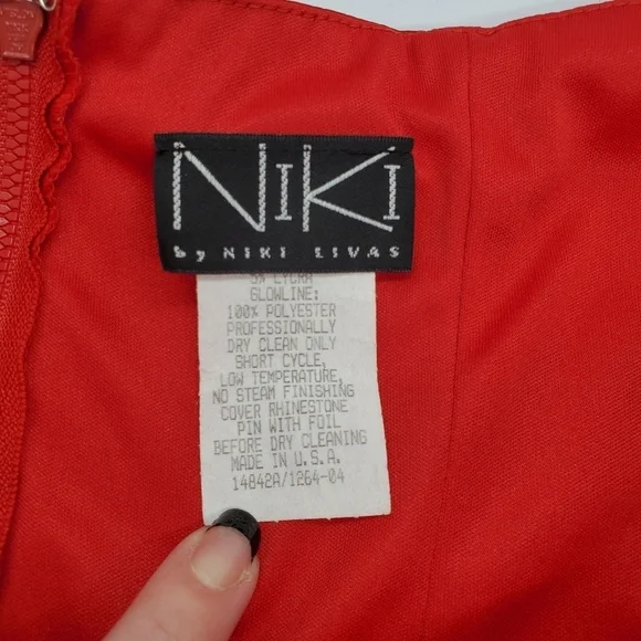 Elegant Ball Formal Red Halter Top & Black Tiered Skirt 2pc Set - Picture 3 of 5